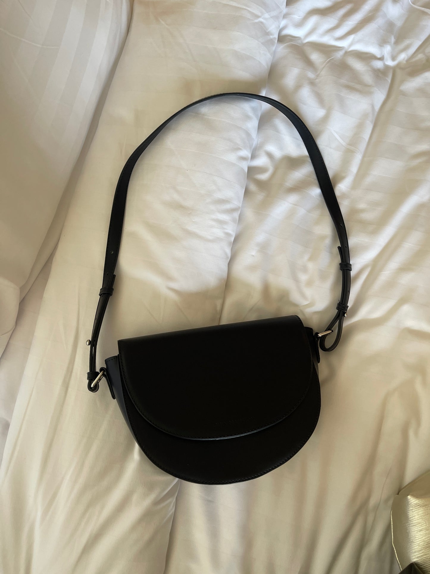 July Mansion - Gia in Black