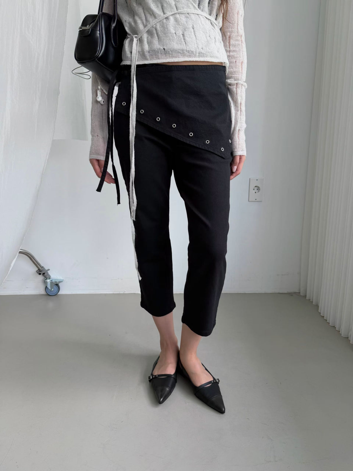 Grommet Overlay Cropped Trousers