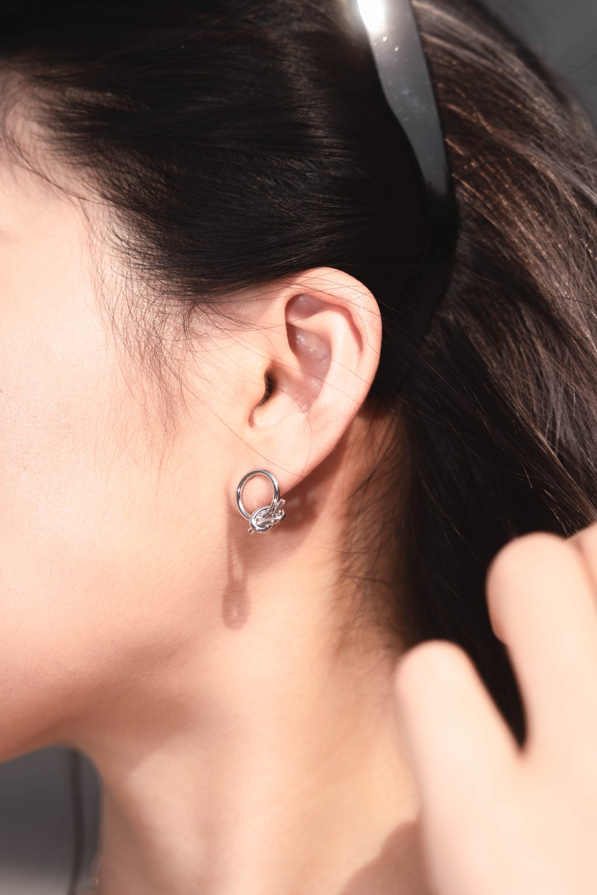 Rounding Knot Earrings - Silver