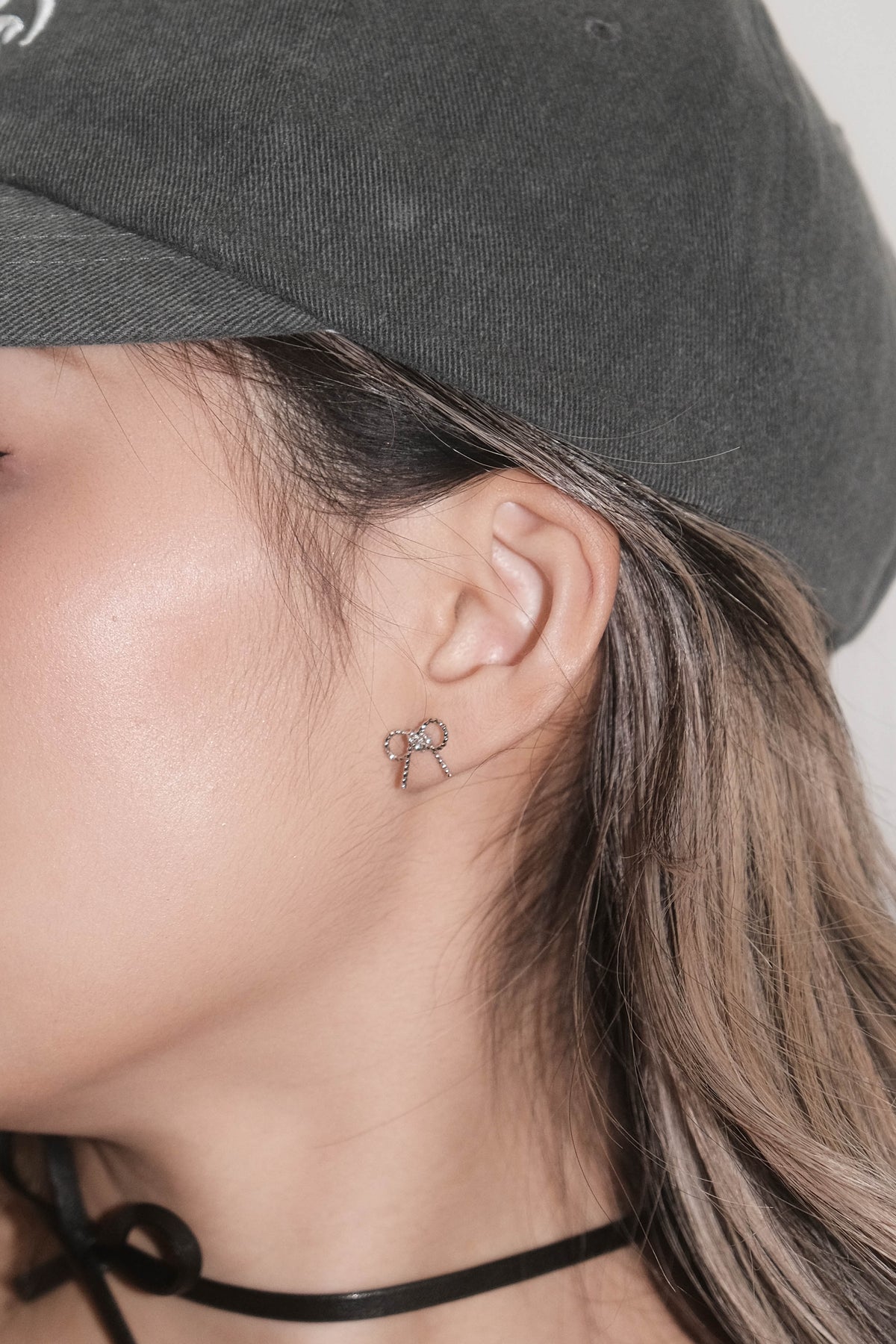 Minimal Ribbon Earrings - Gold