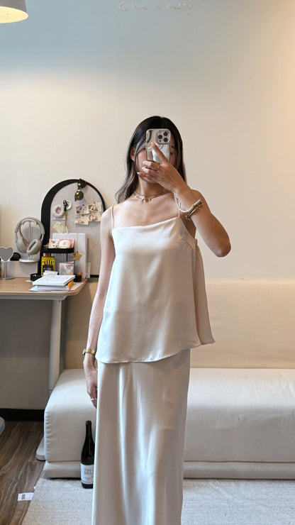 [ 極致高級感 🫧🐚✧˖°柔滑絲質 簡約氣質吊帶 ] Satin Spaghetti Cami - 2 colours