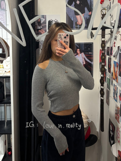 [ 🆕 小性感露膊 top ] Celia Halter Long sleeves Top - 2 colours