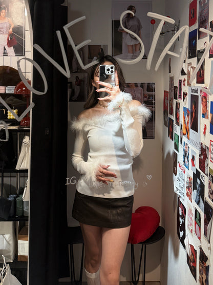 [ 特別日子必備 🥂💃🏻 毛毛領一字膊 ] Queen Grimhilde Off Shoulder Top - 2 colours