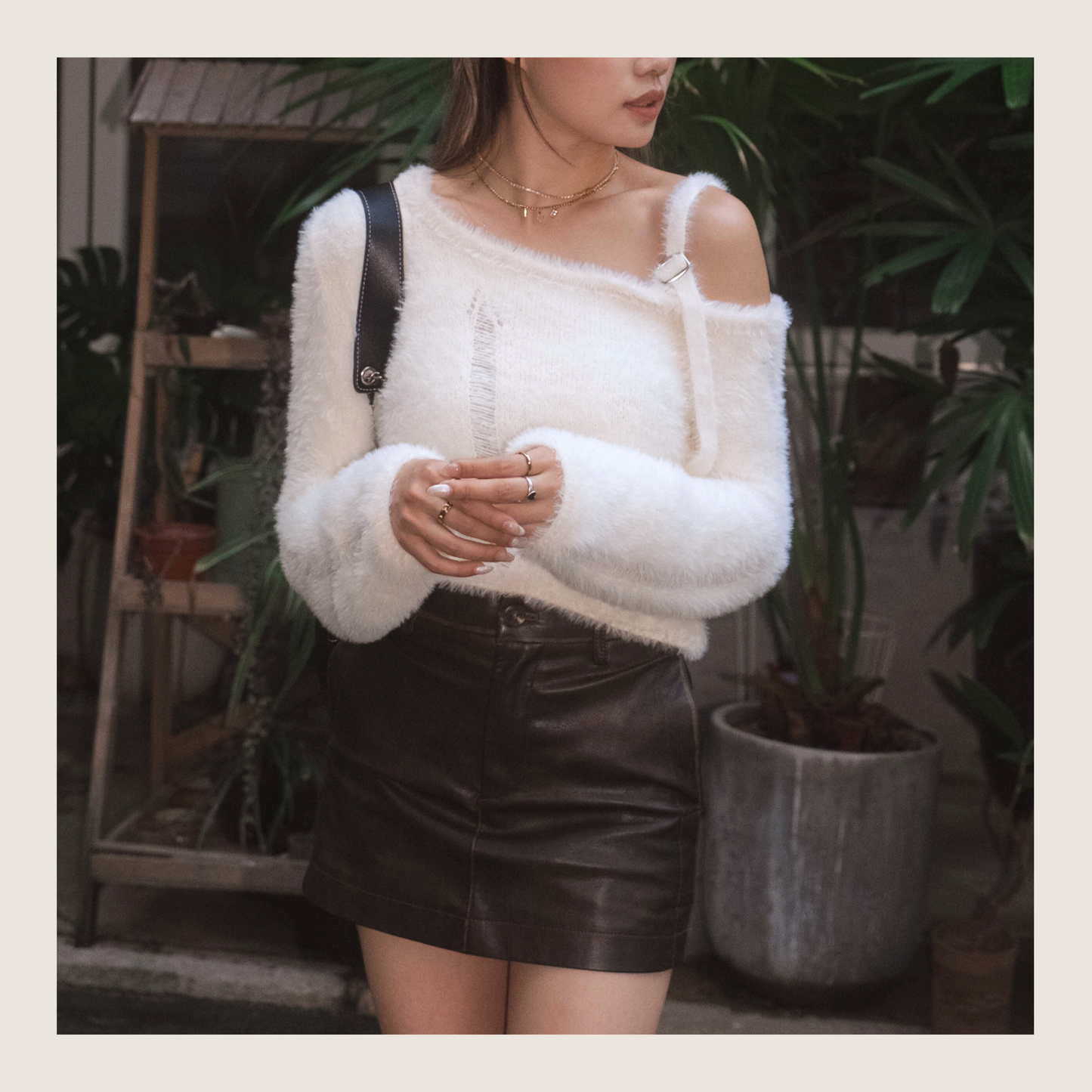 [ 大推介! 斜膊毛毛破爛 top ] Single Shoulder Mo Mo Sweater - 2 colours