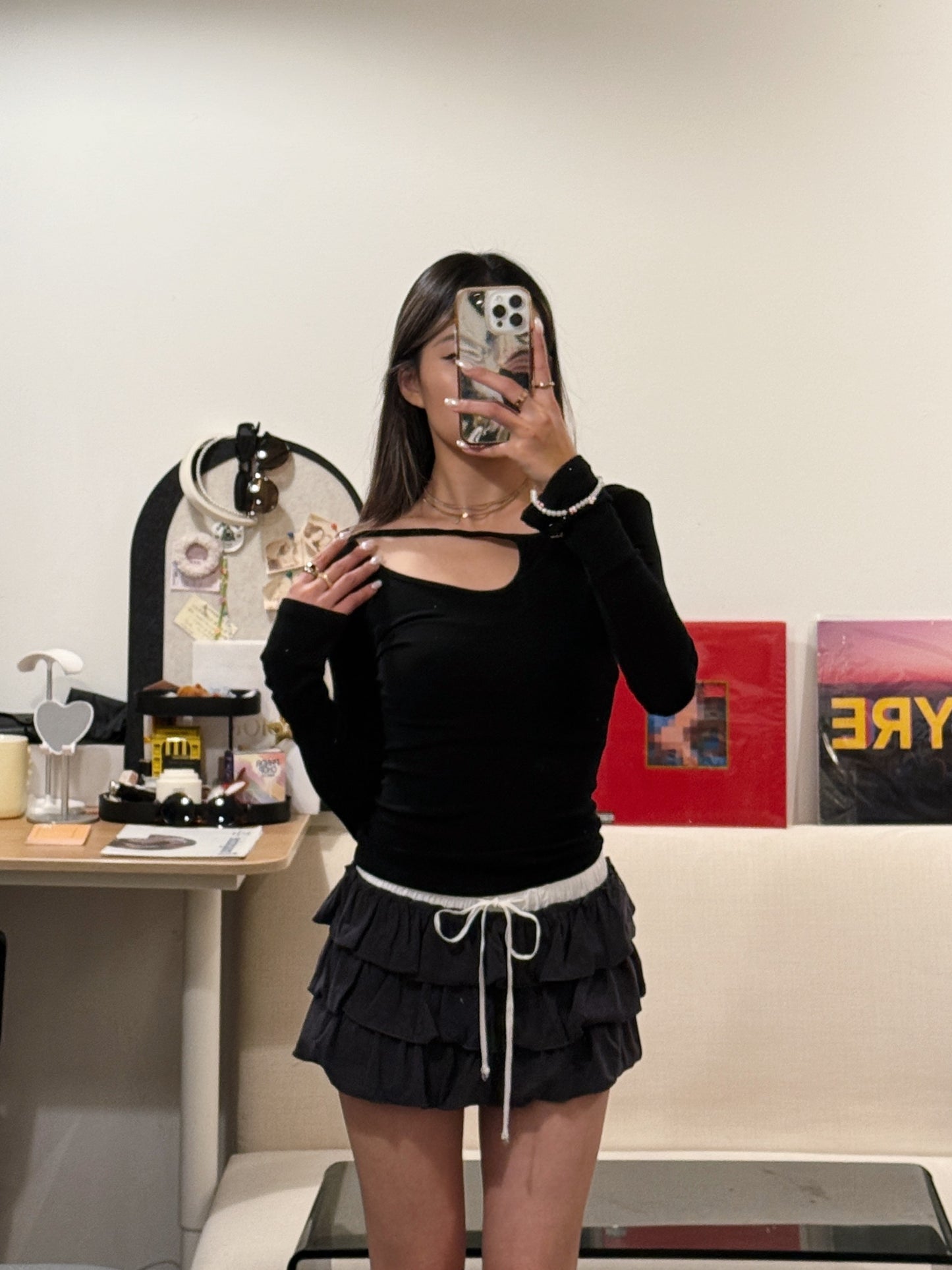 [ 🆕 大力推薦! 小性感彈性薄長衫 ] Sneak Out Top - 2 colours