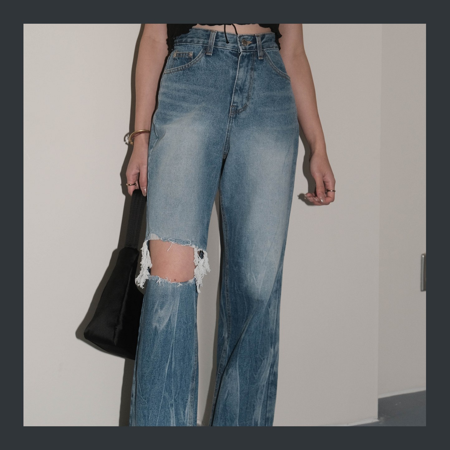 [ 韓國連線 🇰🇷 超高質! 吸睛洗水高腰牛仔褲 ] Big Hole Wavy Ripped Baggy Jeans