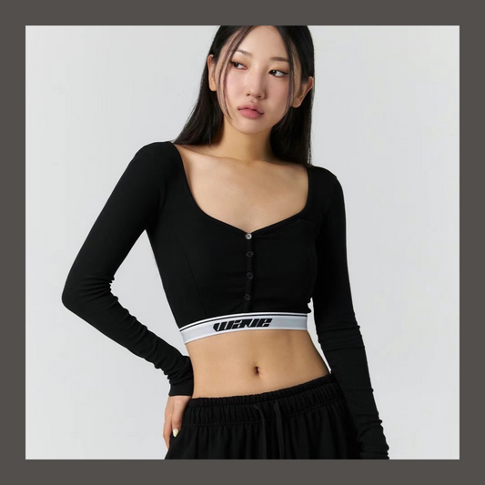 [ 個性不撞款! ] Rubbery Long Sleeve Cropped Top - Black