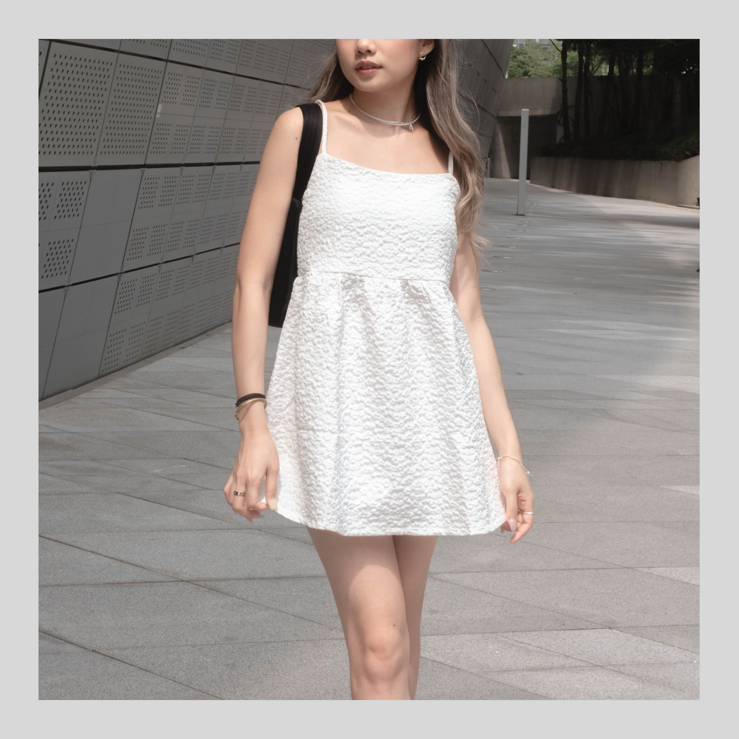 [ 韓國連線 🇰🇷 小可愛 ! 精緻暗花露背裙仔 ~ ] Bouquet Mini Flared Dress - White