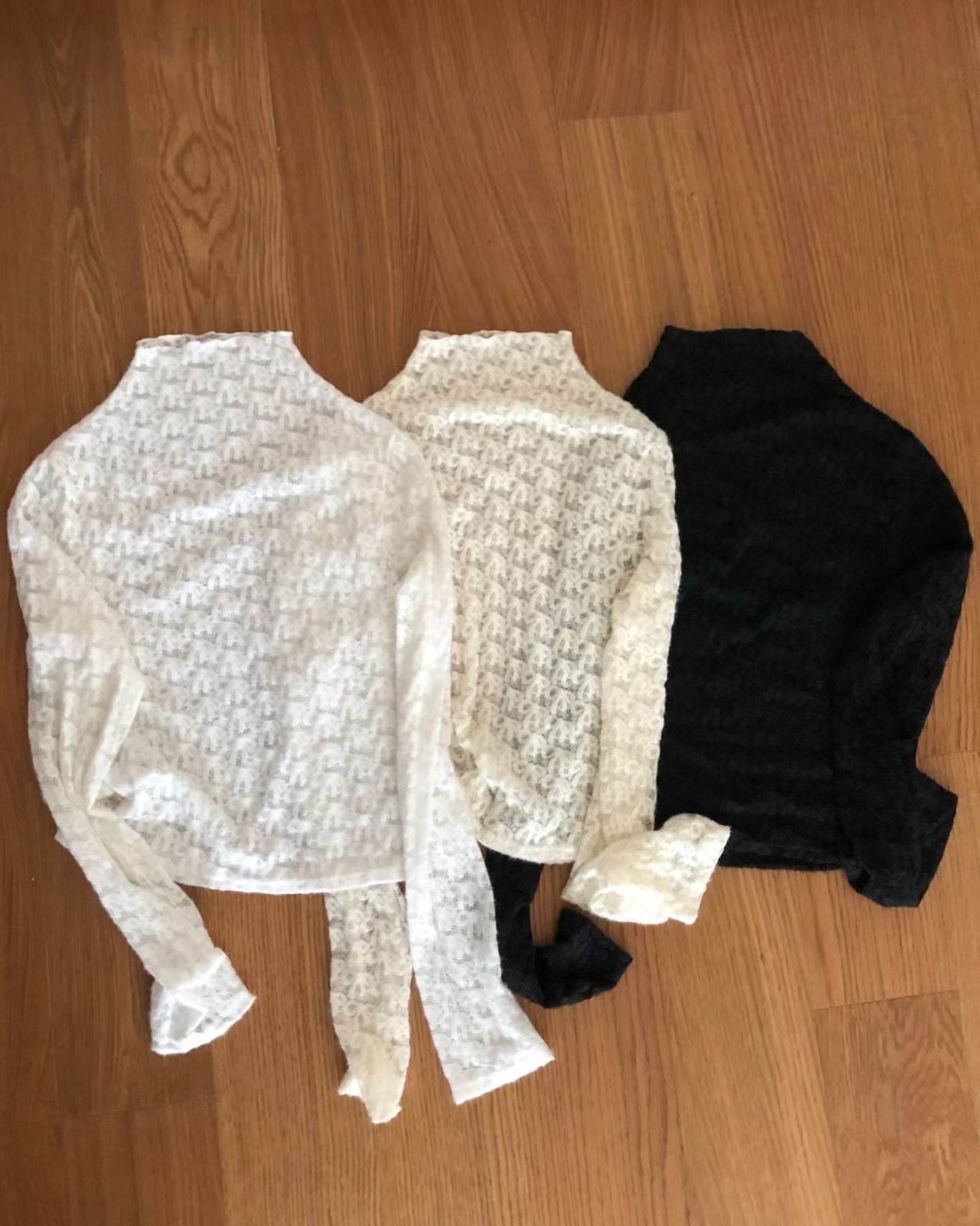 [ 🆕 溫柔氣質 🐚 透視蝴蝶結 lace ] Lacey Bow Turtle Neck Top - 3 colours