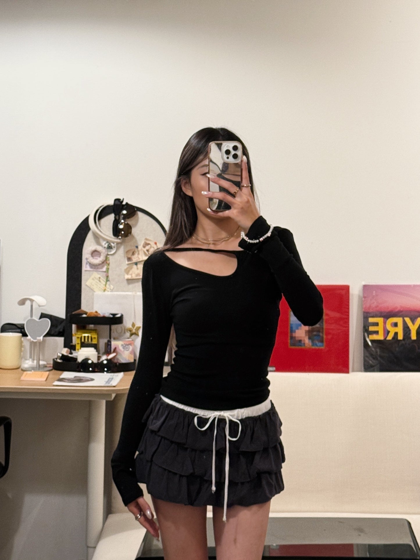 [ 🆕 大力推薦! 小性感彈性薄長衫 ] Sneak Out Top - 2 colours