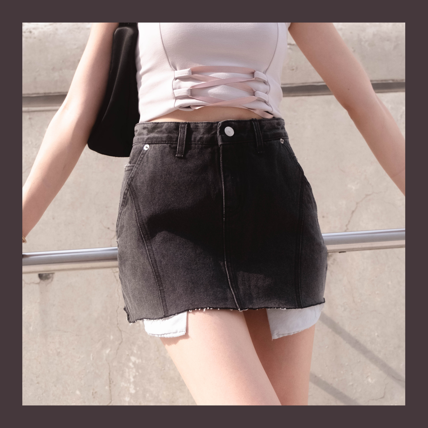 [ 韓國連線 🇰🇷 顯高~ 包臀彈性牛仔裙！] Inside Out Denim Skirt - Black