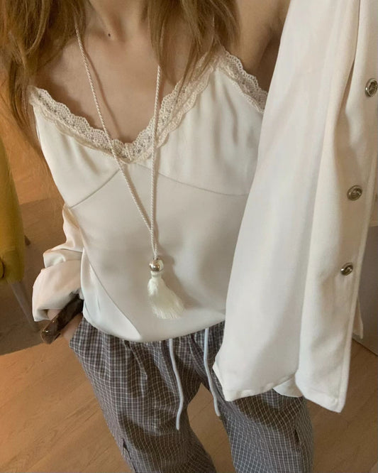 [ 🆕 soft girl era ᪥𓍼᪥𓍼᪥𓍼 質感繡花 lace 背心 ] Embroidered Lace Sheer Cami - 2 colours