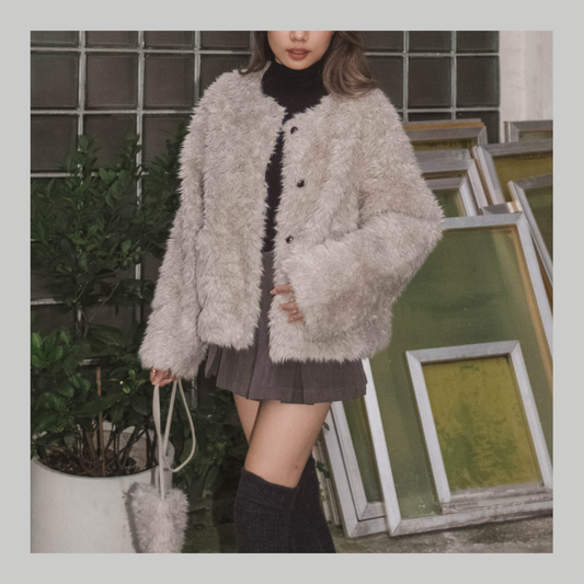 [ 大推介! 唔臃腫的可愛毛毛外套 (連手袋仔!)] Little Poodle Fluffy Coat (with bag!) - 2 colours