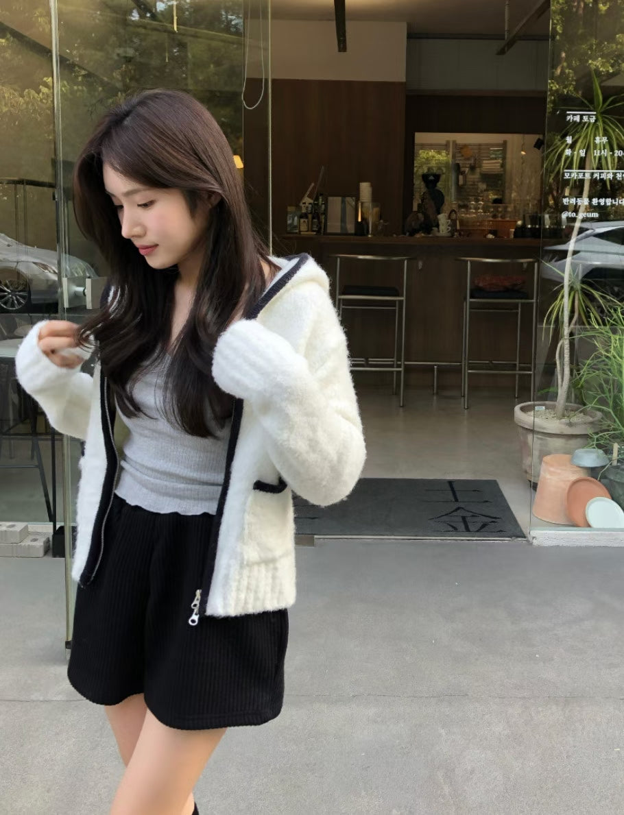[ 🆕 可愛 & 自帶氣質 💓 毛絨感外套 ] Hearty Zip Up Cardigan - 2 colours