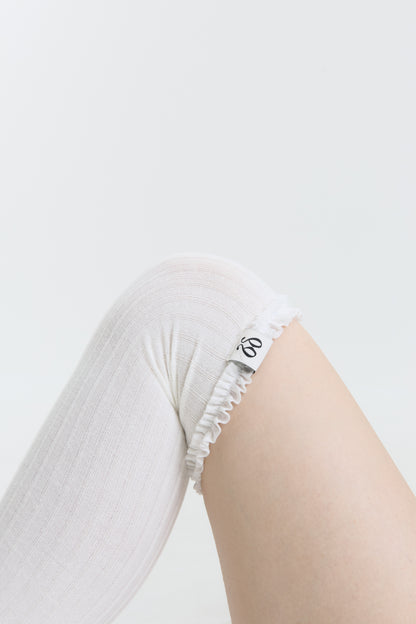 Luv Dept / Ruffle Knee-High Socks - Ivory
