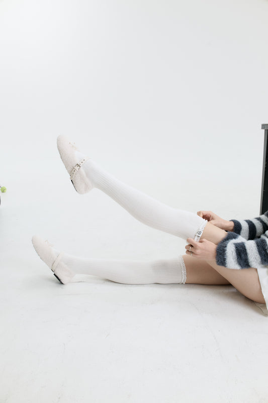 Luv Dept / Ruffle Knee-High Socks - Ivory