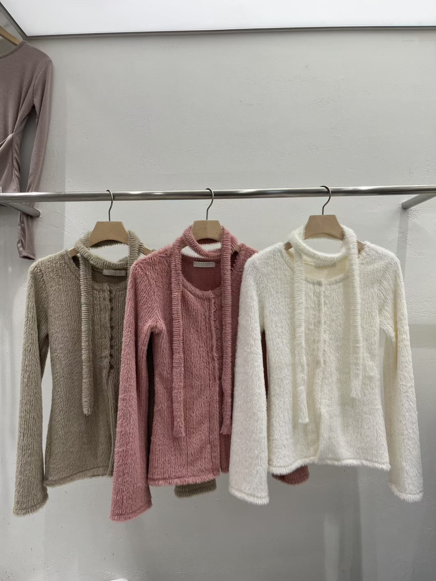 [ 🆕 搶手goody! 毛毛開衩長衫~ ] Fluffy Split Button Up  + Skinny Scarf - 3 colours