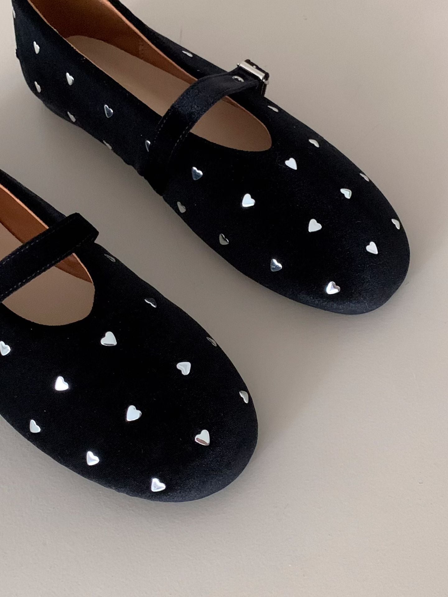 [ 🆕 好可愛!! 絨面心型 Mary Jane flats] Mini Heart Velvet Flats