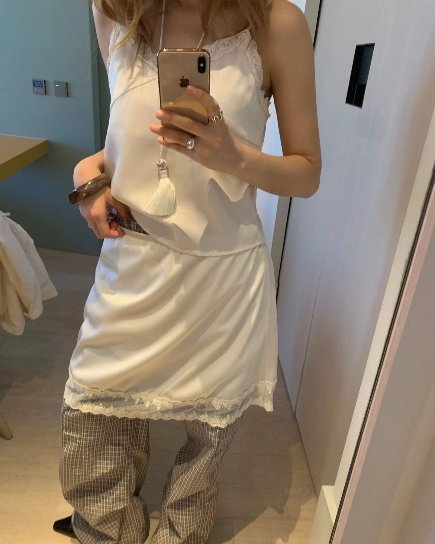 [ 🆕 soft girl era ᪥𓍼᪥𓍼᪥𓍼 質感繡花 lace 背心 ] Embroidered Lace Sheer Cami - 2 colours