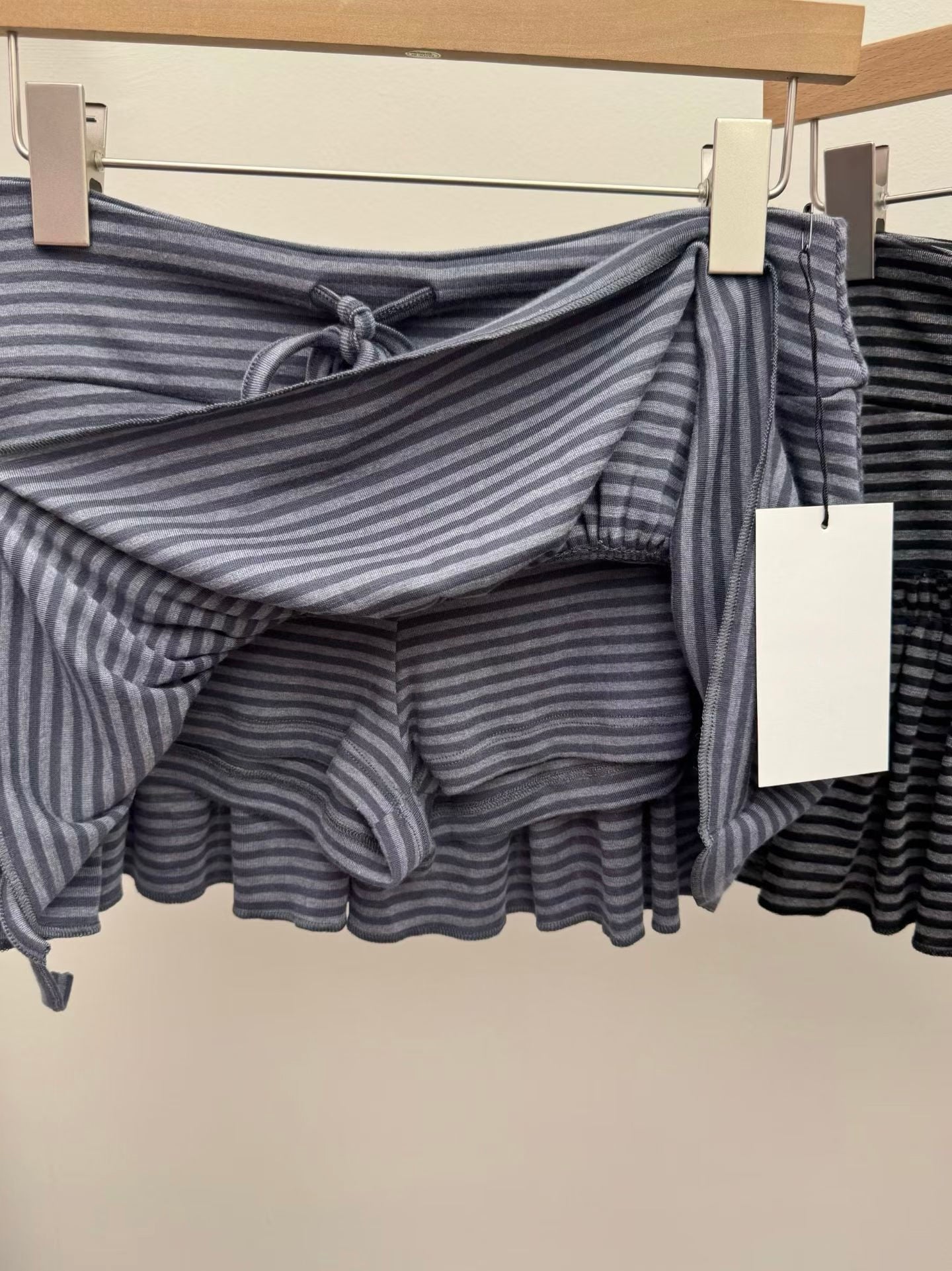 [ 🆕 夏日可愛小短裙 🌊 ] Bounce Mini Skirt Stripes - 2 colours
