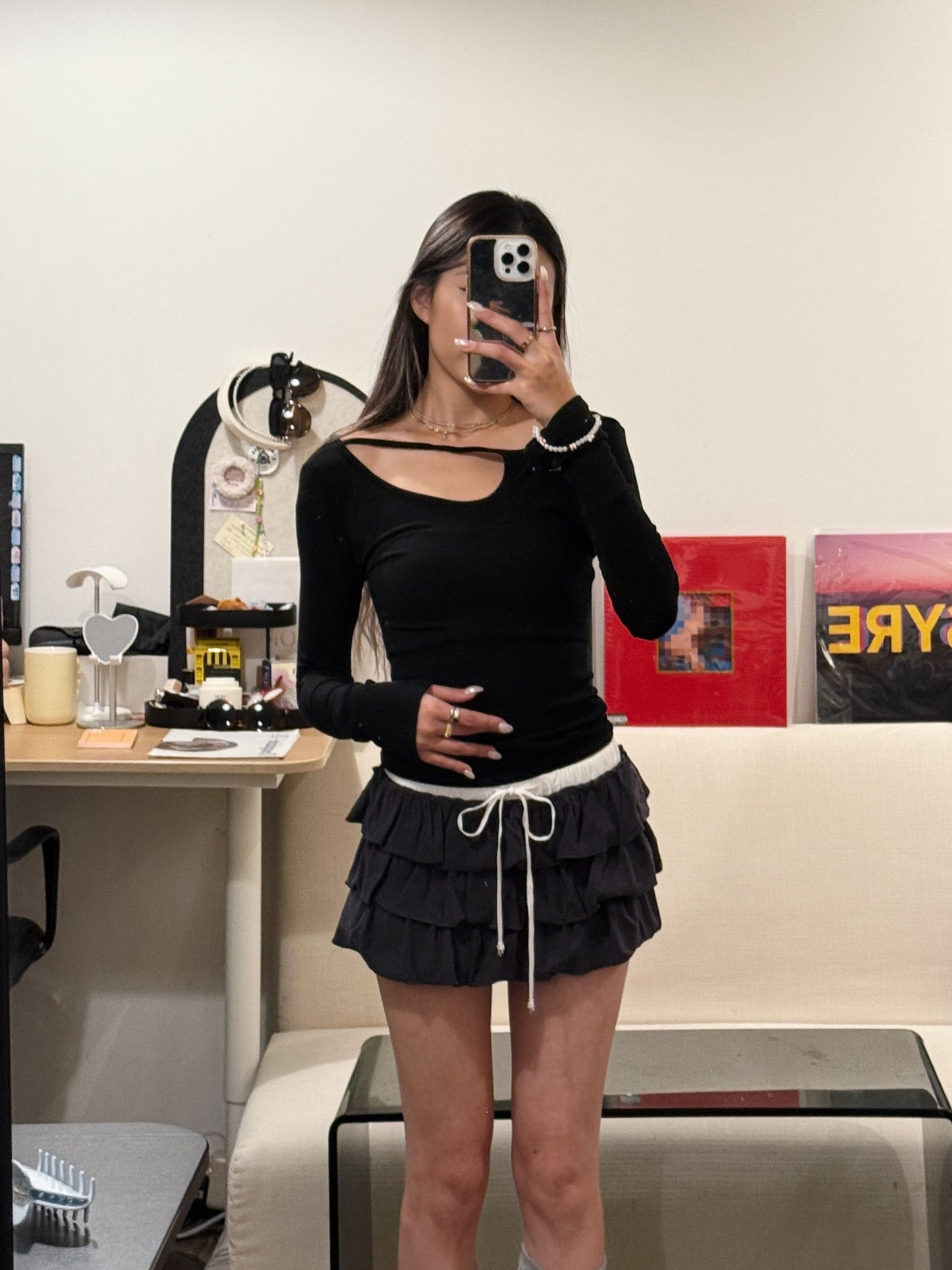 [ 🆕 大力推薦! 小性感彈性薄長衫 ] Sneak Out Top - 2 colours