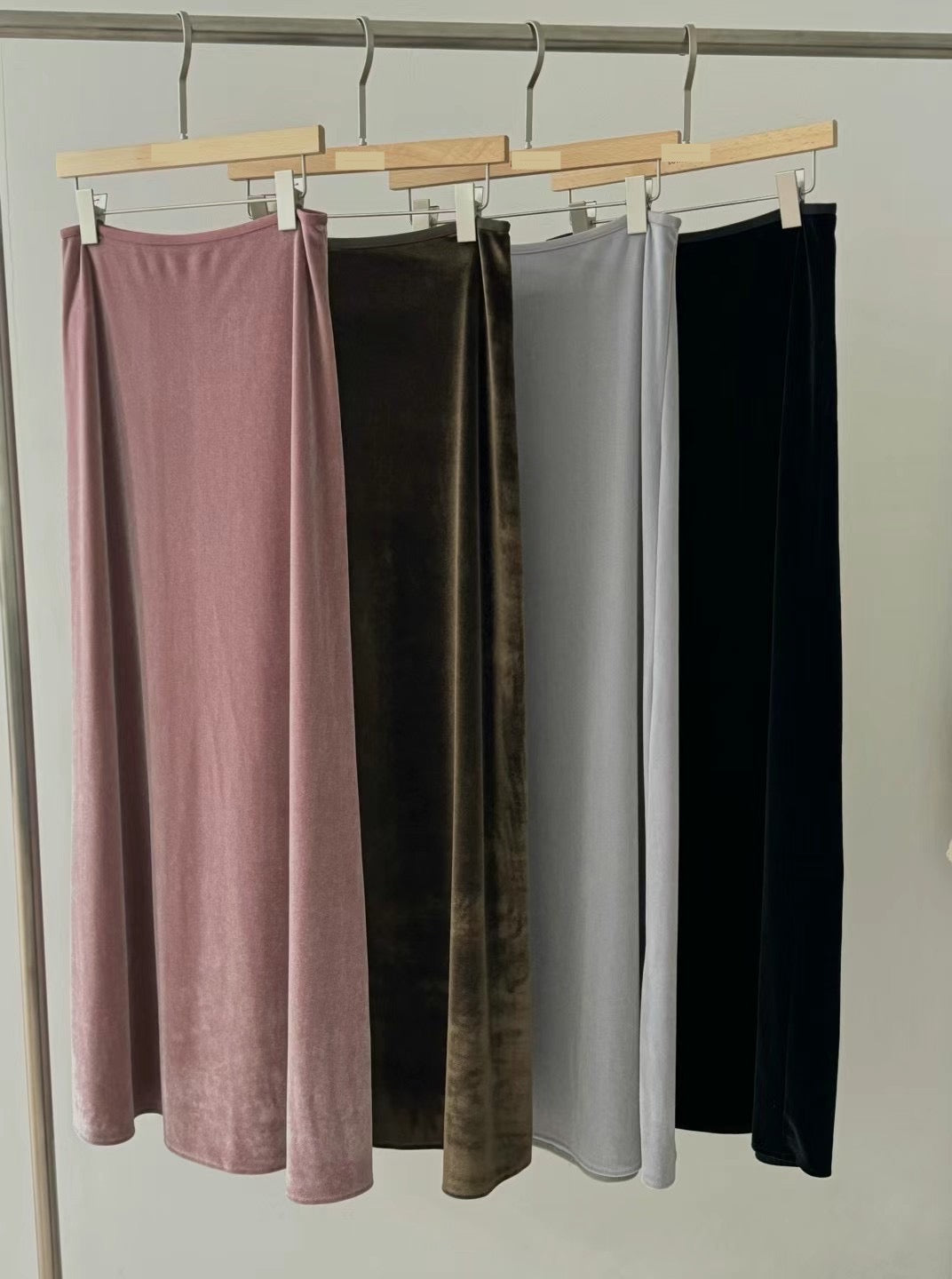 [ 氣質款 ! 高質絨面長裙 ] Shimmer Velvet Maxi Skirt - 4 colours