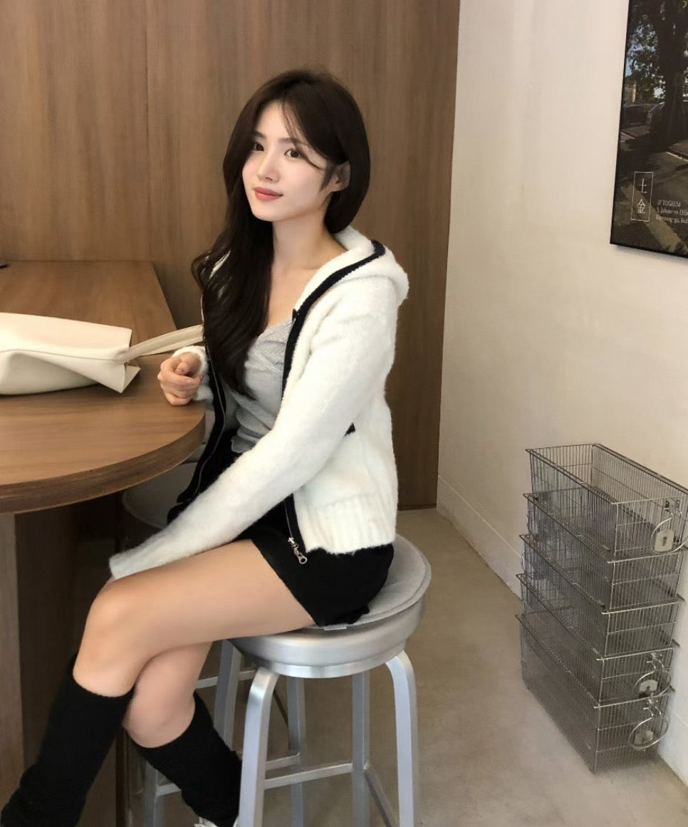 [ 🆕 可愛 & 自帶氣質 💓 毛絨感外套 ] Hearty Zip Up Cardigan - 2 colours