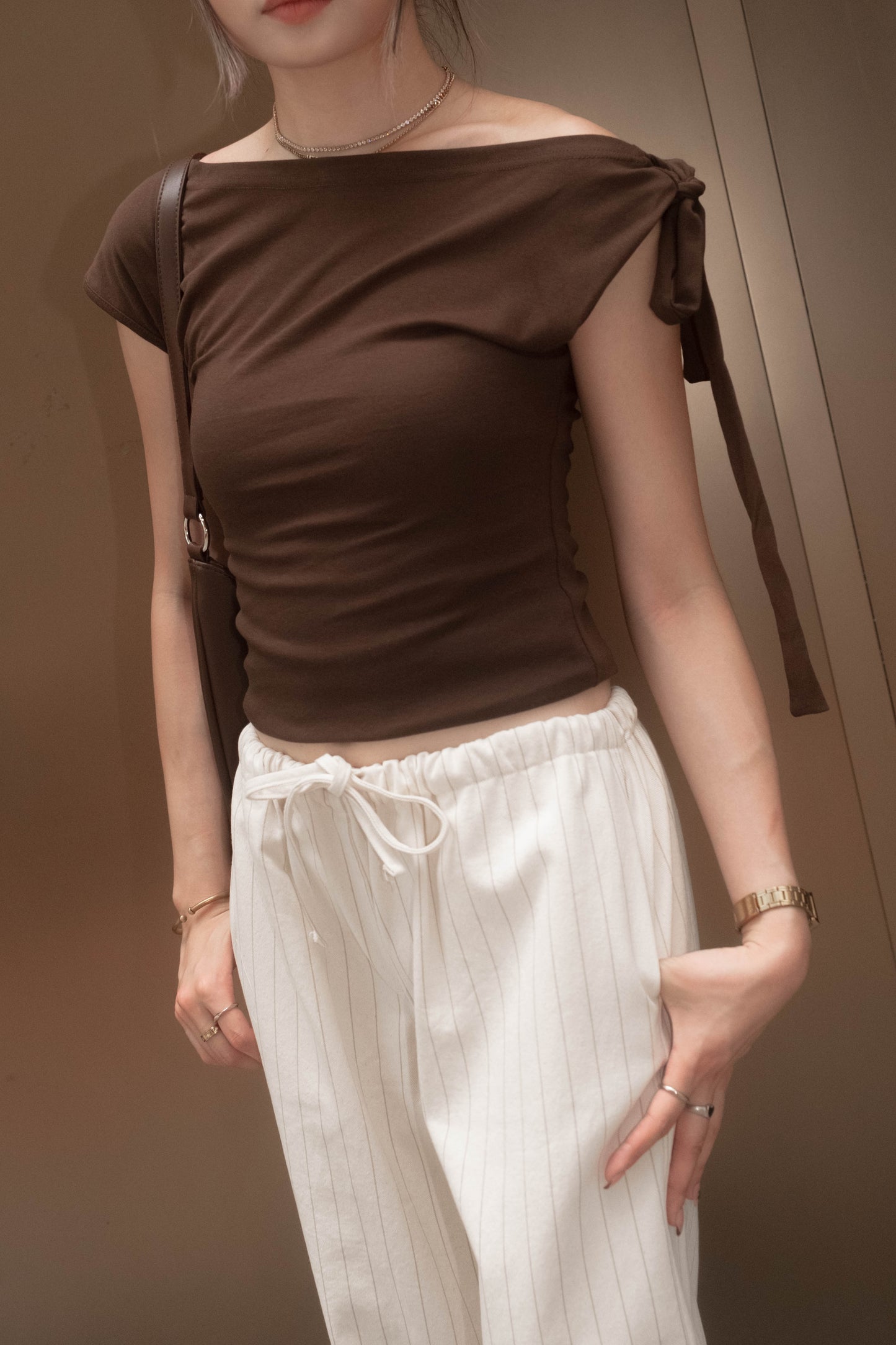 [ 率先上架熱門款!! 衣櫥必備斜膊綁帶 ] Butterfly Asymmetric Top - 3 colours
