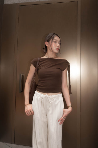 [ 率先上架熱門款!! 衣櫥必備斜膊綁帶 ] Butterfly Asymmetric Top - 3 colours