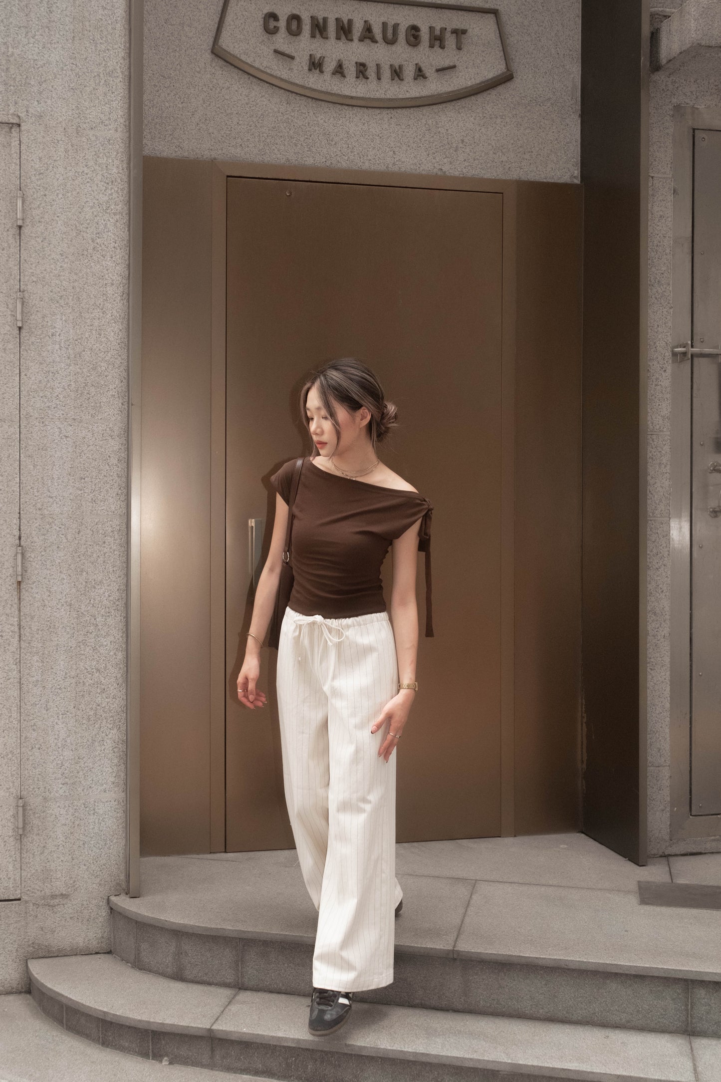 [ 率先上架熱門款!! 衣櫥必備斜膊綁帶 ] Butterfly Asymmetric Top - 3 colours