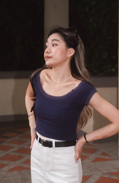 [ 簡約百搭 lace 邊大領 top~ ] 
Cooling Sunset Basic Top - 3 colours