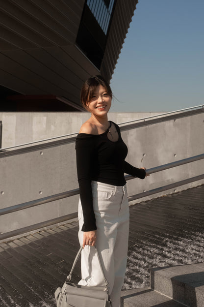 SALE [ 大力推薦! 小性感彈性薄長衫 ] Sneak Out Top - 2 colours
