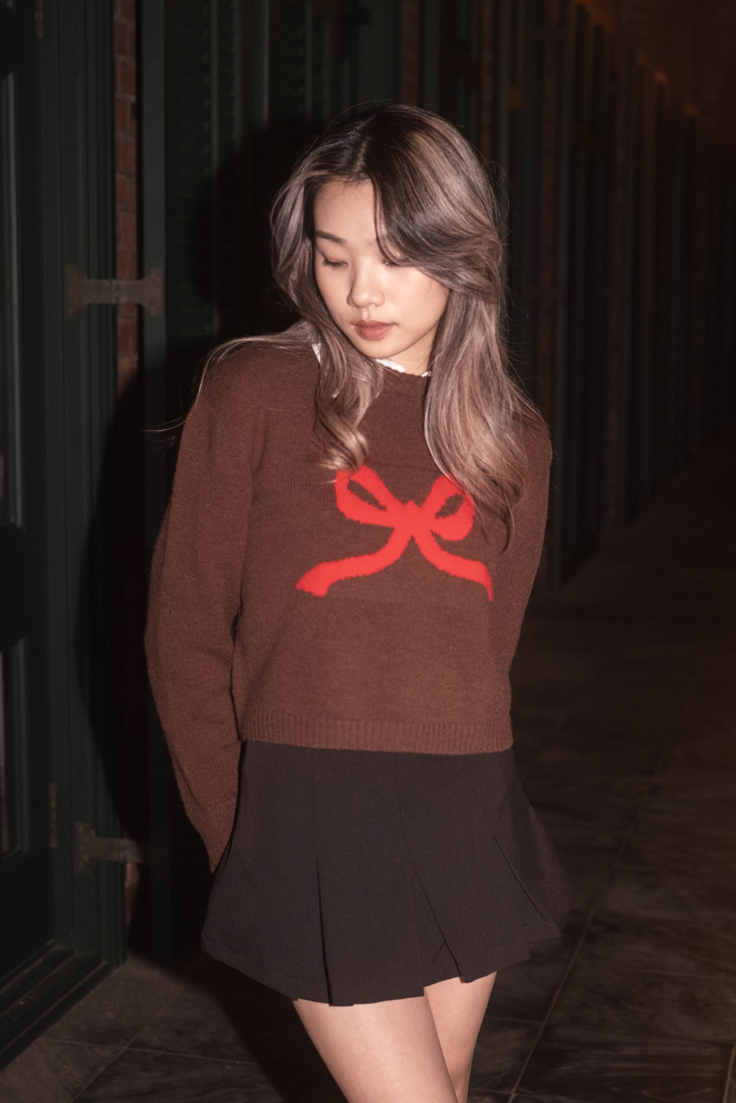 [ 潮流必備！蝴蝶結針織 top ] Bow Ribbon Sweater - Brown