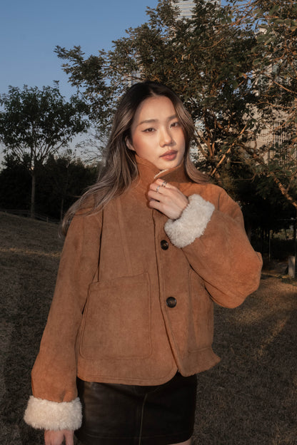 SALE  [ 一衫兩著~ 🤎 反轉變新款 ] Two-Way Suede Fluffy Jacket (Reversible)
