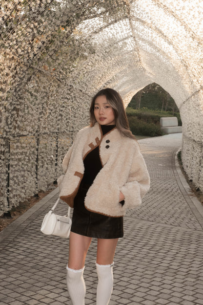 SALE  [ 一衫兩著~ 🤎 反轉變新款 ] Two-Way Suede Fluffy Jacket (Reversible)