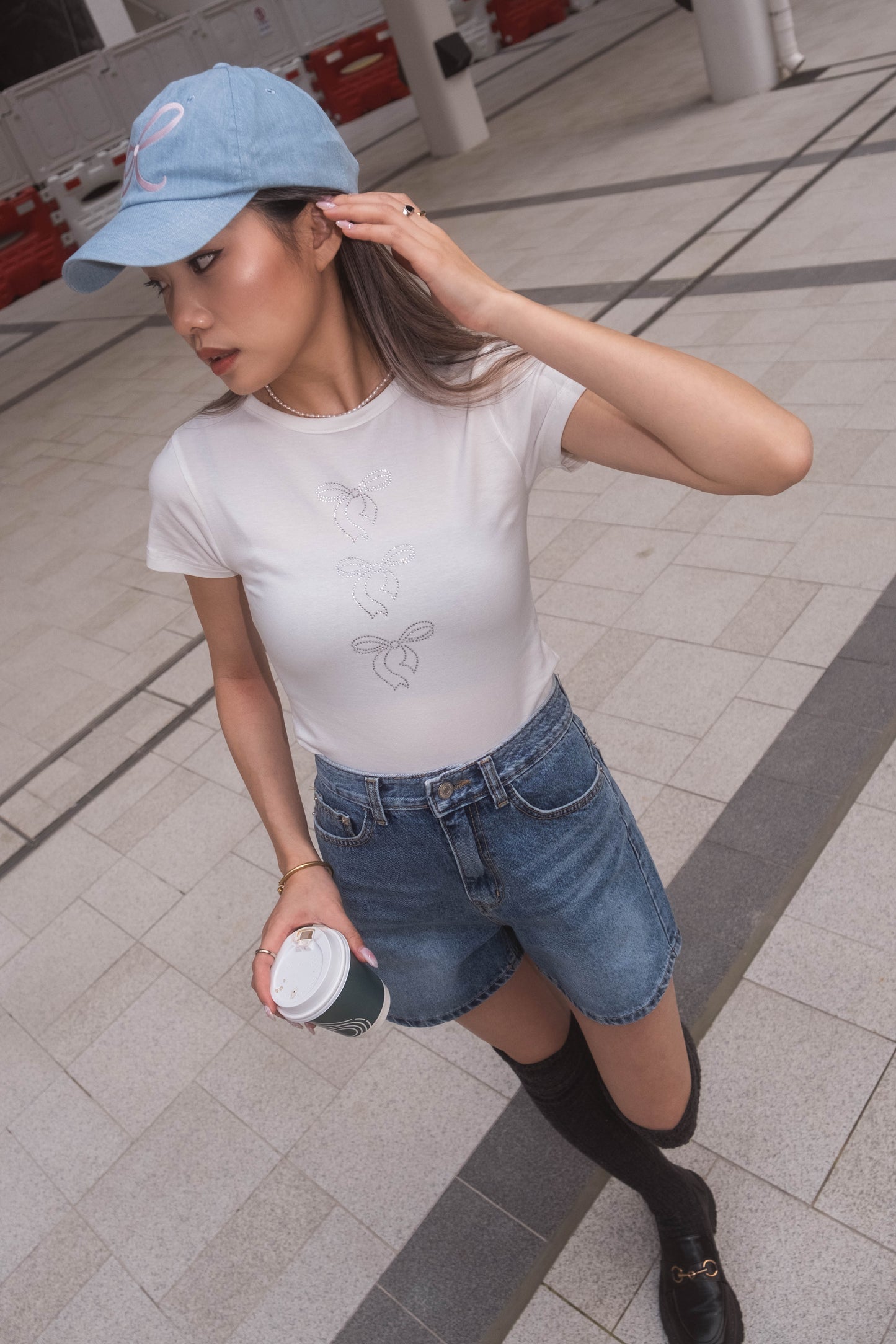 [ 私心必備！閃閃蝴蝶結 tee ] Bow In A Row Everyday Top - 2 colours