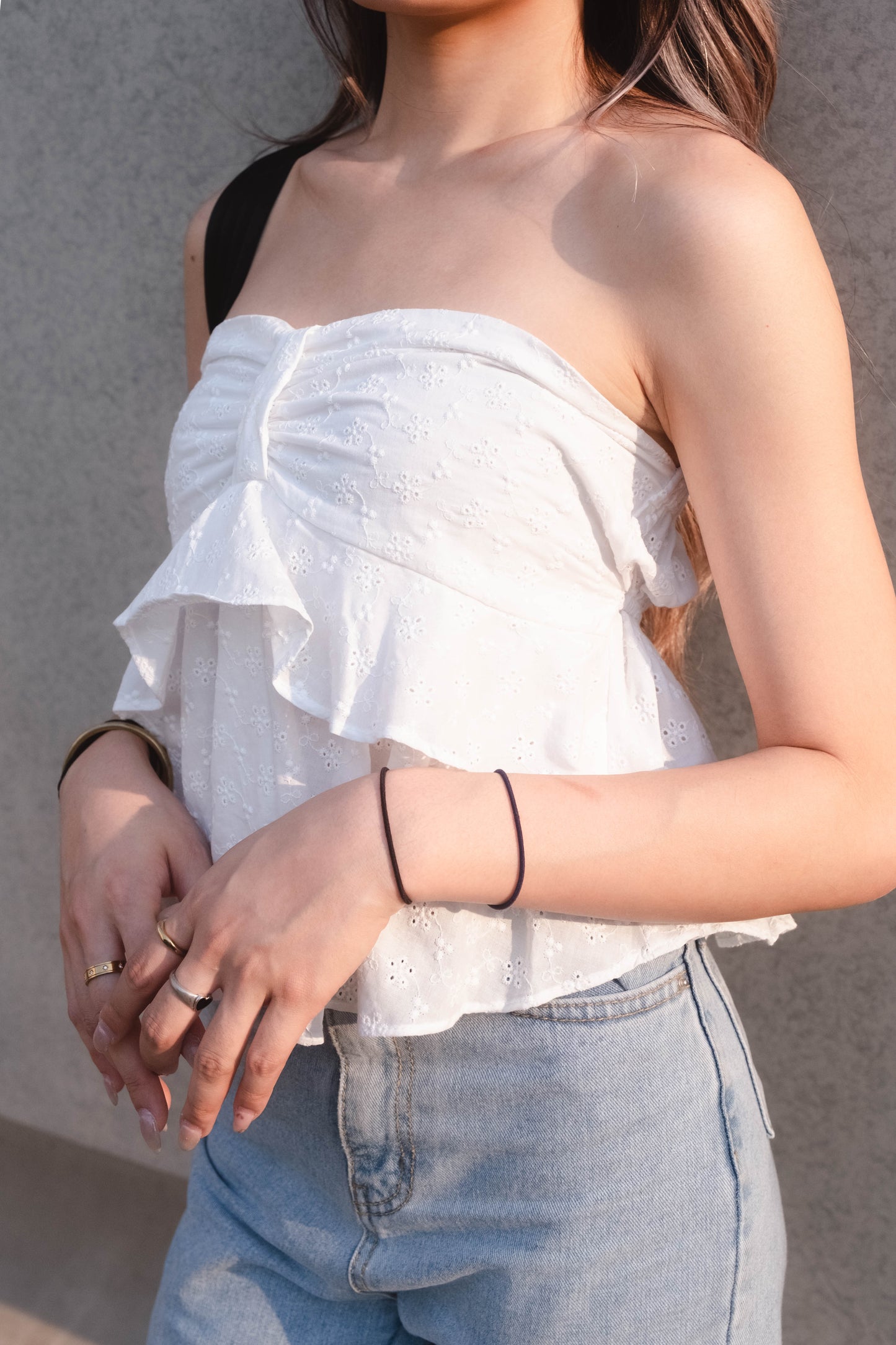 [ 韓國連線 🇰🇷 夏日 feel~ 溫柔法式暗花 Tube Top ] Hidden Garden Ruffle Top - White