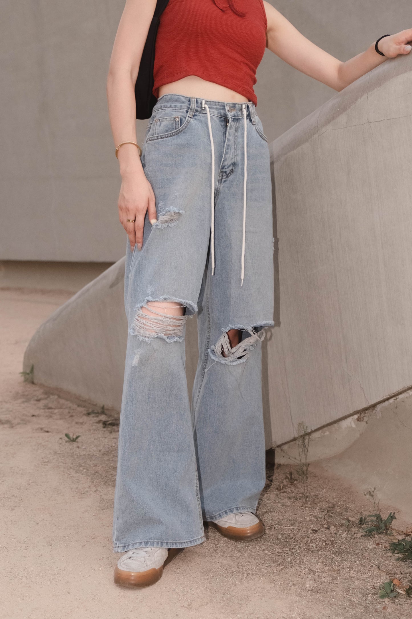 [ 韓國連線 🇰🇷 Cool AF ! 慵懶型格寬鬆爛牛] Triple Ripped Baggy Straight Jeans