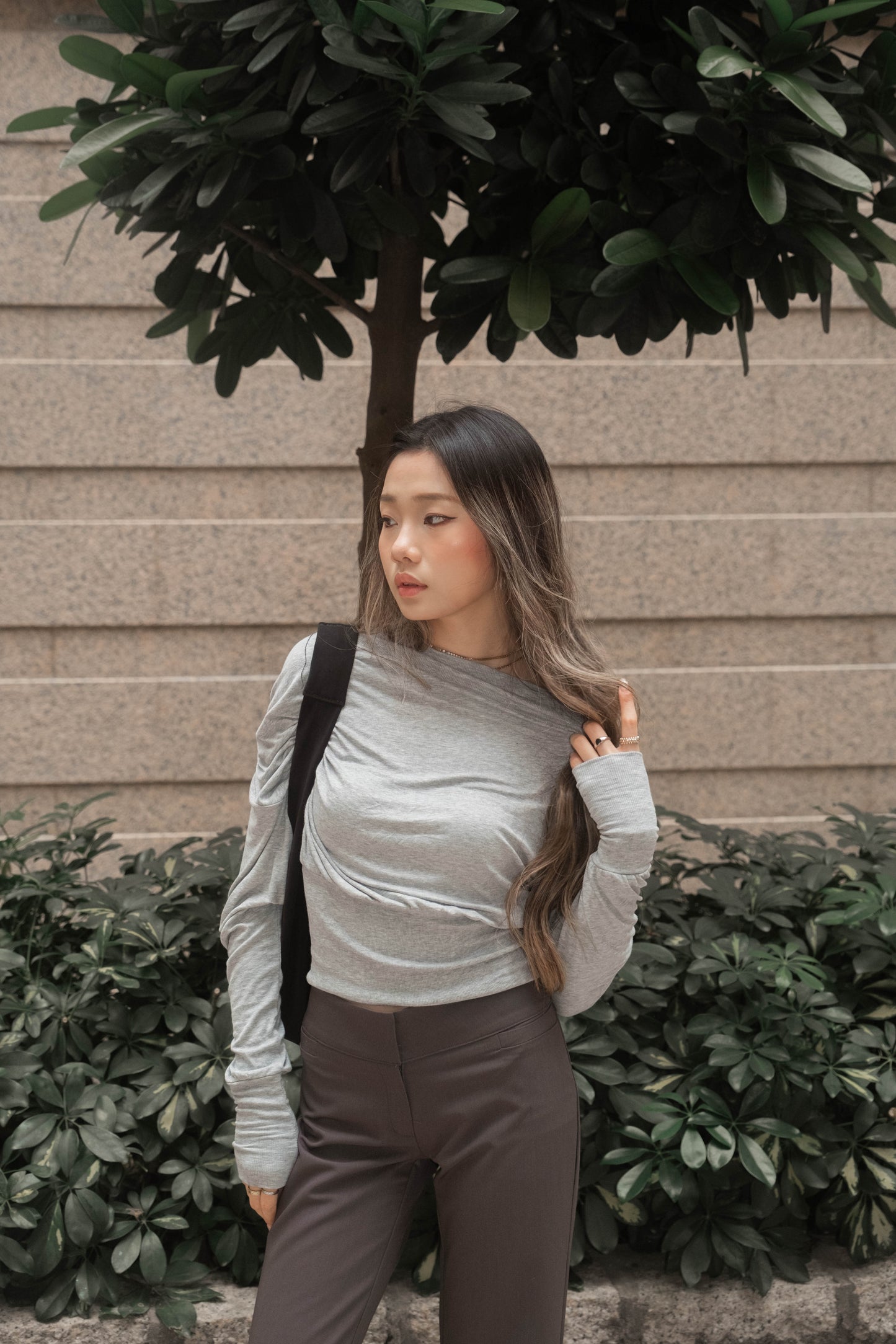 [ 🆕 無法抗拒的超柔軟觸感 ᶻ 𝗓 𐰁 .ᐟ ] Busy Cooling Asymmetric Top - 3 colours