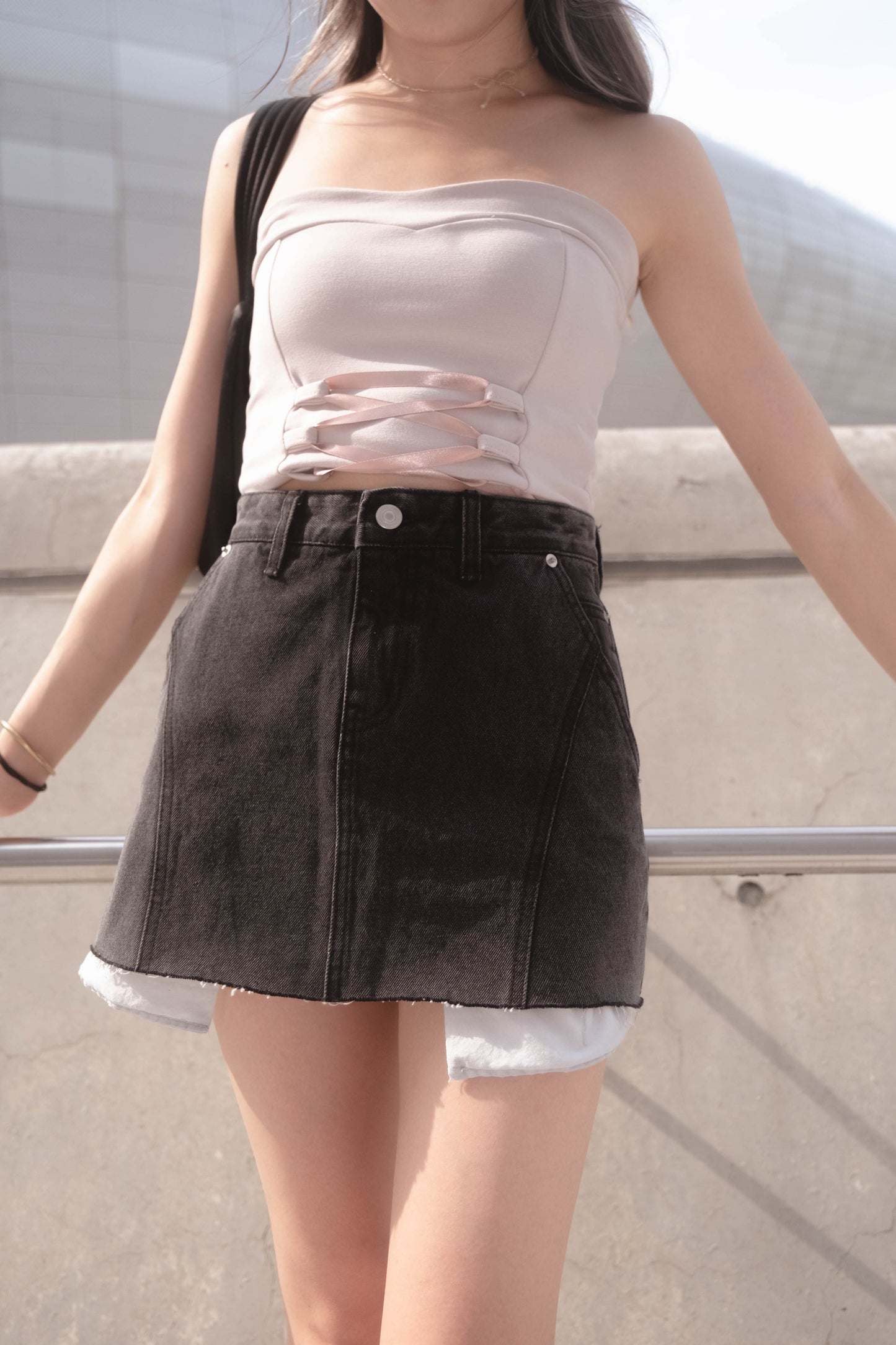 [ 韓國連線 🇰🇷 顯高~ 包臀彈性牛仔裙！] Inside Out Denim Skirt - Black