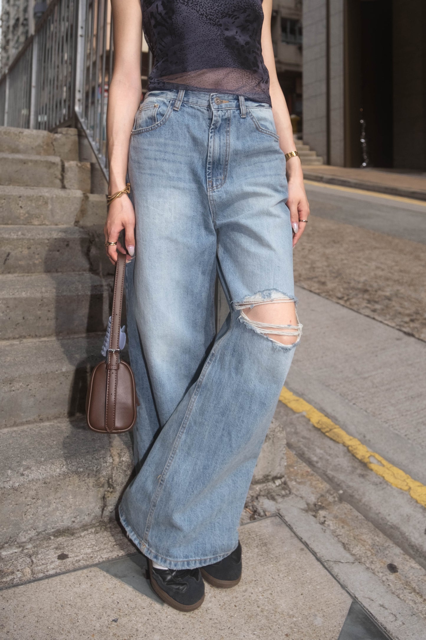 [ 🆕 極力推介!‧ ₊˚🎧⊹♡ 鬆弛感型爆直筒爛牛] Laid-back Ripped Jeans Straight