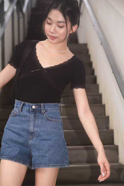 [ 涼感透氣彈性 Top ] Soft Soft Lace Ribbon Bow Tee - Black