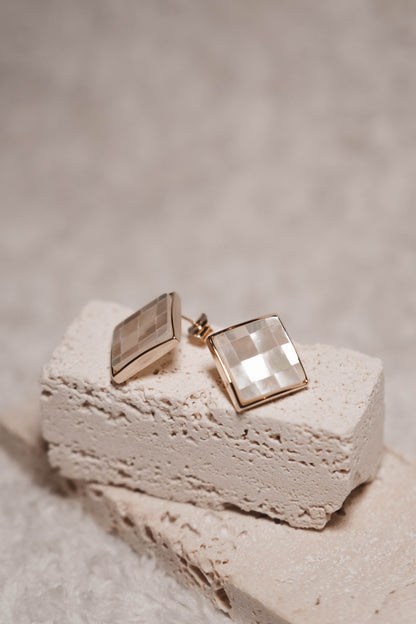 [ 閃閃貝殼方形耳環 ] Sea Shell Square Earrings