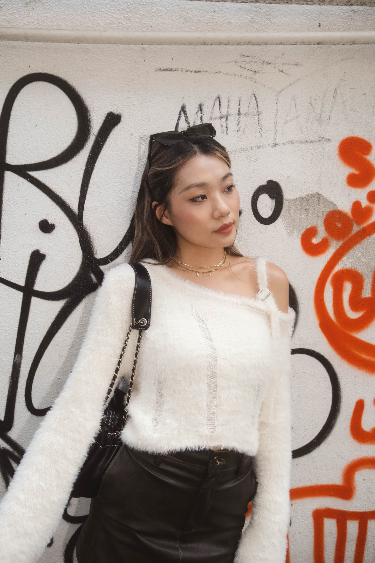 [ 大推介! 斜膊毛毛破爛 top ] Single Shoulder Mo Mo Sweater - 2 colours