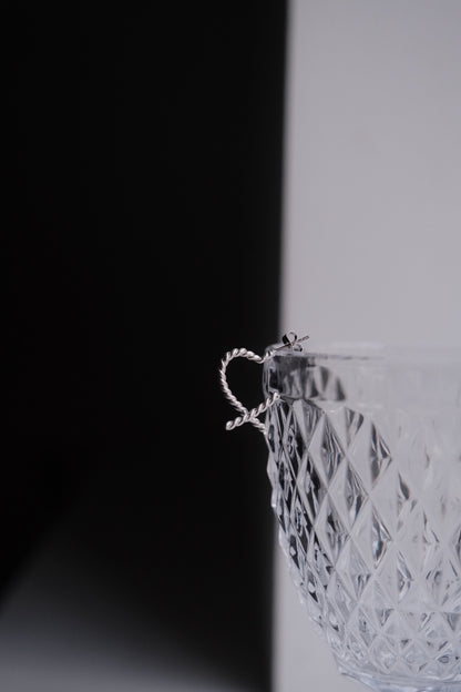 [ 韓國連線 🇰🇷 造型紐紋心型耳環! ]Twisting Heart Shape Earrings - Silver