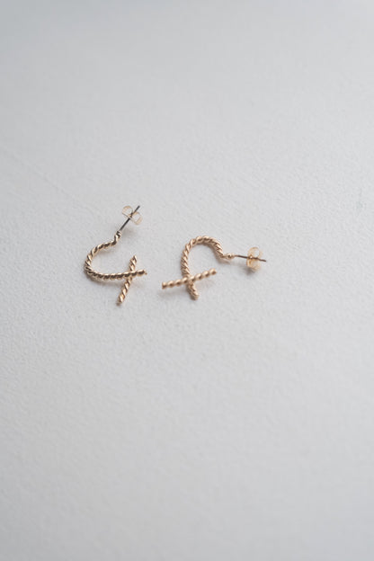 [ 韓國連線 🇰🇷 造型紐紋心型耳環! ]Twisting Heart Shape Earrings - Gold
