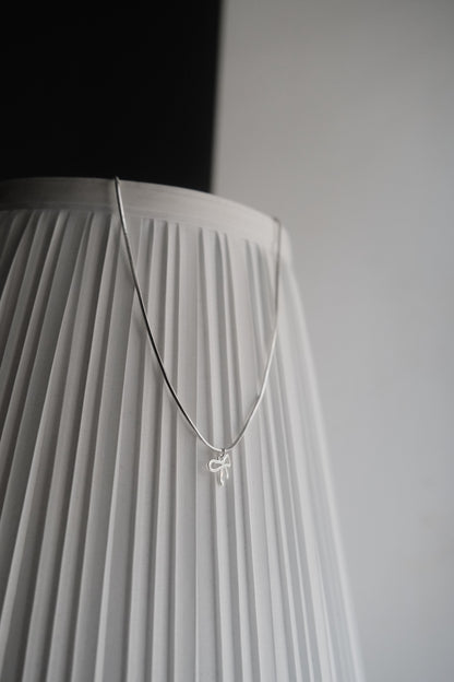 [ 韓國連線 🇰🇷 簡約ribbon銀頸鏈~ ] Little Mini Ribbon Necklace - Silver