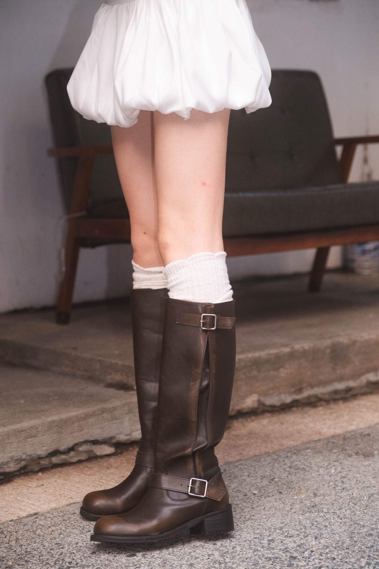 [ DAY 6 新品 - 極力推介! 最舒服的圓頭復古長靴 ] Round-Toe Buckle Up Knee-High Boots - 2 colours