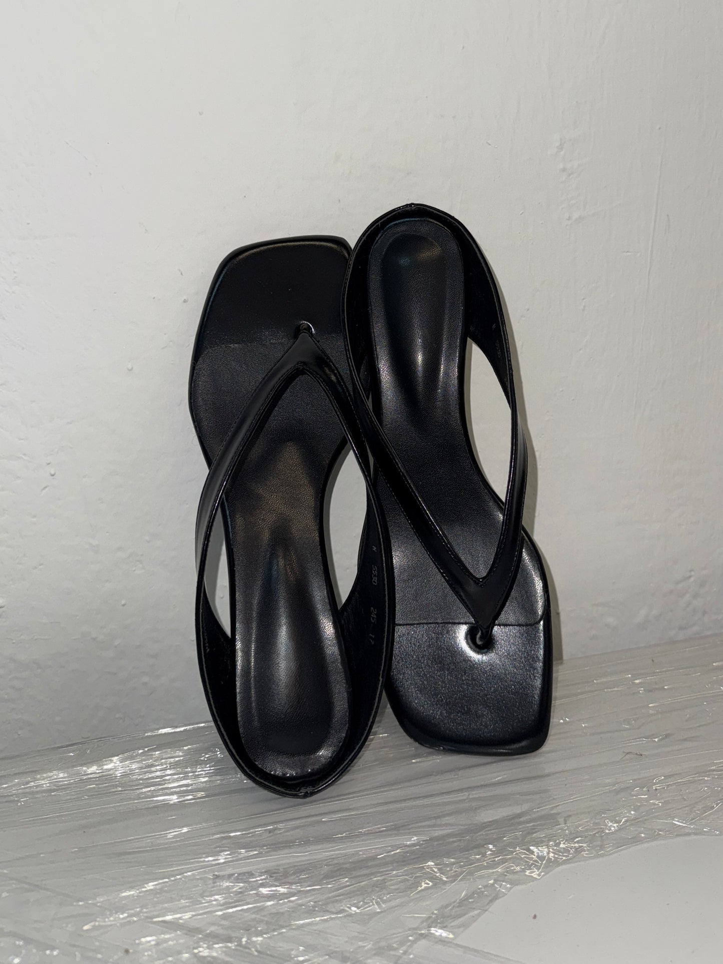 🆕  Minimalist Square-Toe Wedge Sandal - 3 colours