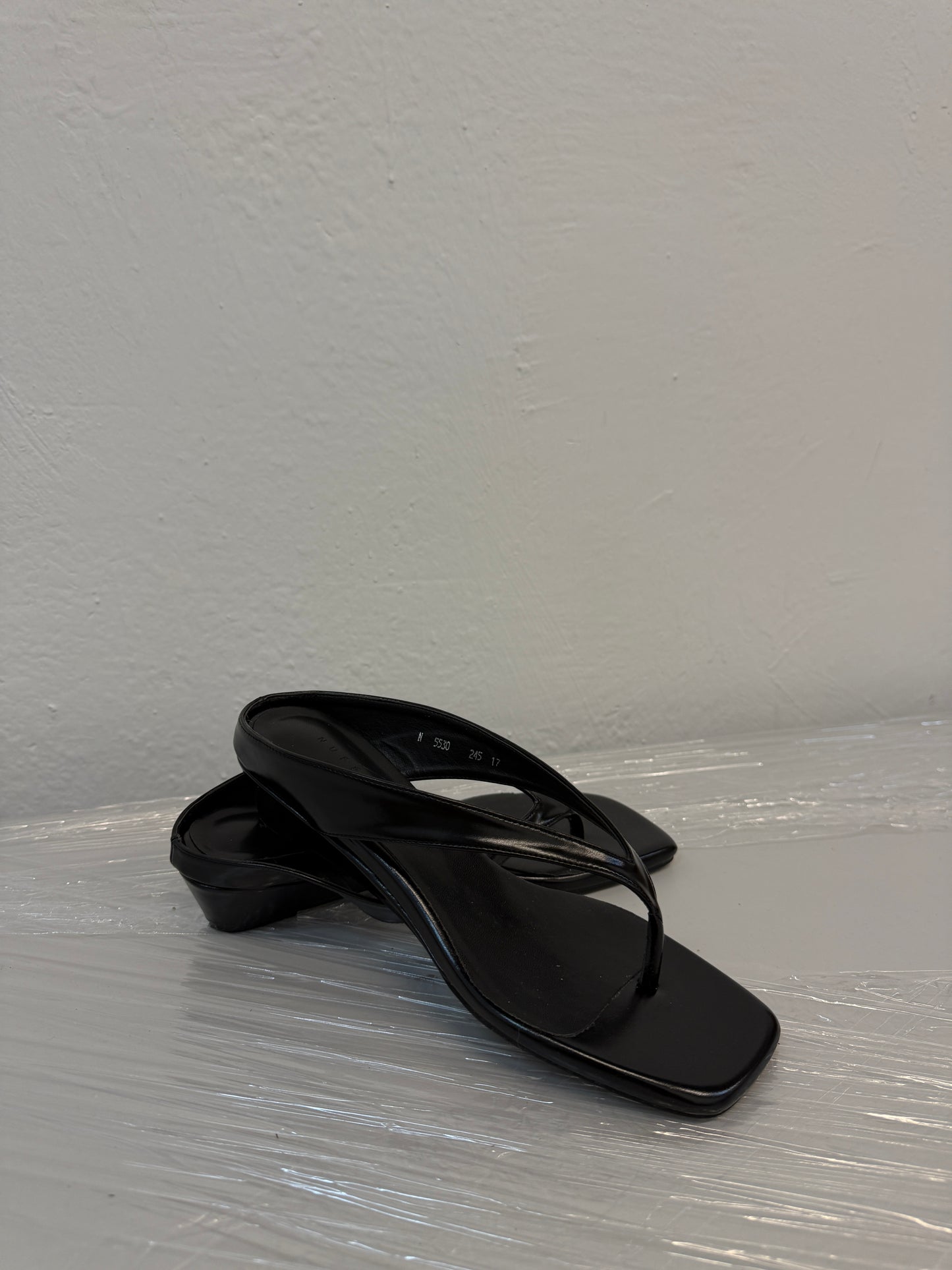 🆕  Minimalist Square-Toe Wedge Sandal - 3 colours